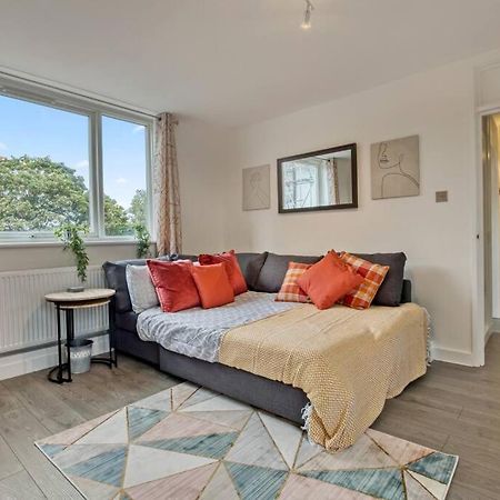 Apartmán Hidden Gem In Battersea W/ Free Parking Londýn Exteriér fotografie