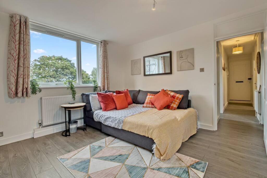 Apartmán Hidden Gem In Battersea W/ Free Parking Londýn Exteriér fotografie