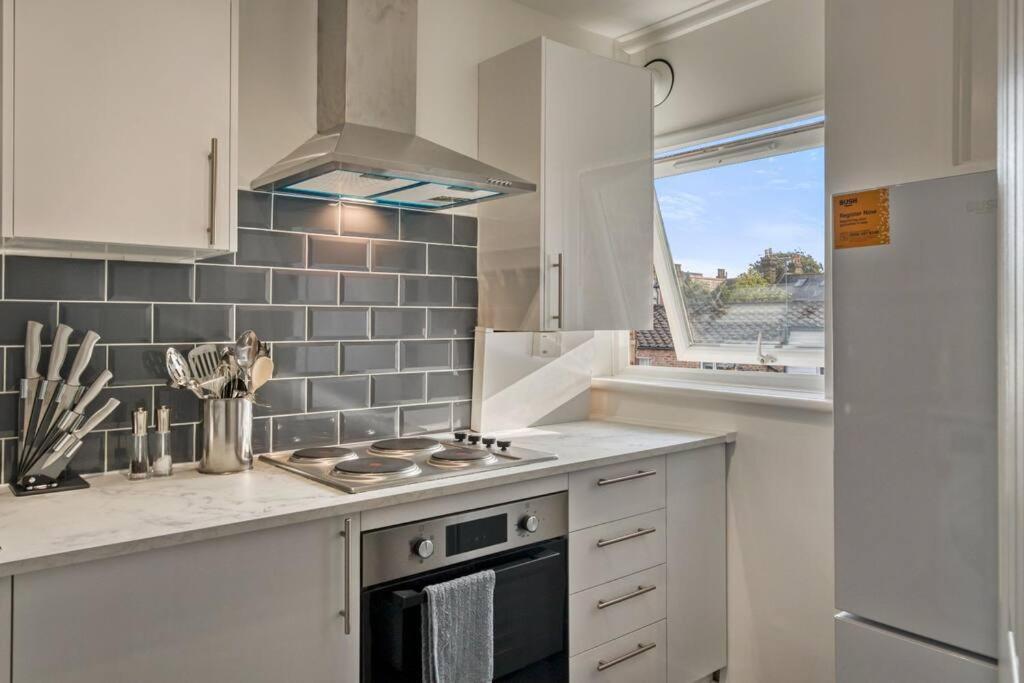 Apartmán Hidden Gem In Battersea W/ Free Parking Londýn Exteriér fotografie