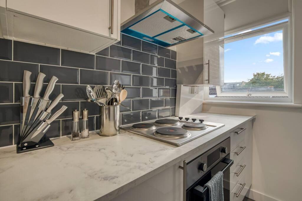 Apartmán Hidden Gem In Battersea W/ Free Parking Londýn Exteriér fotografie