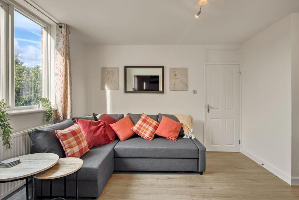 Apartmán Hidden Gem In Battersea W/ Free Parking Londýn Exteriér fotografie