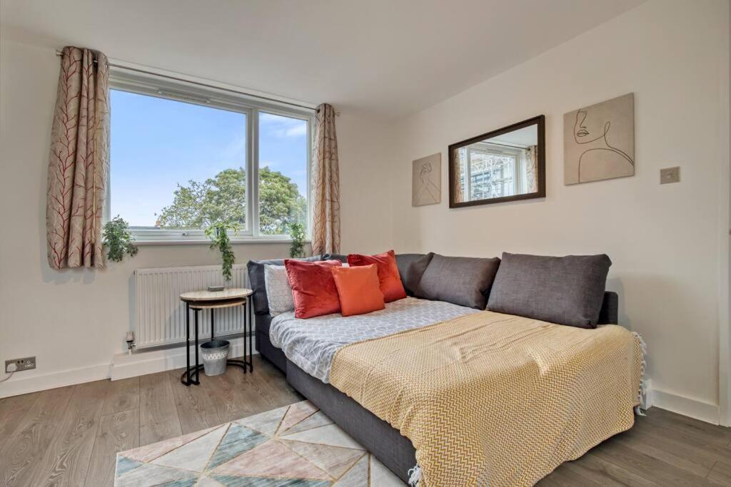 Apartmán Hidden Gem In Battersea W/ Free Parking Londýn Exteriér fotografie